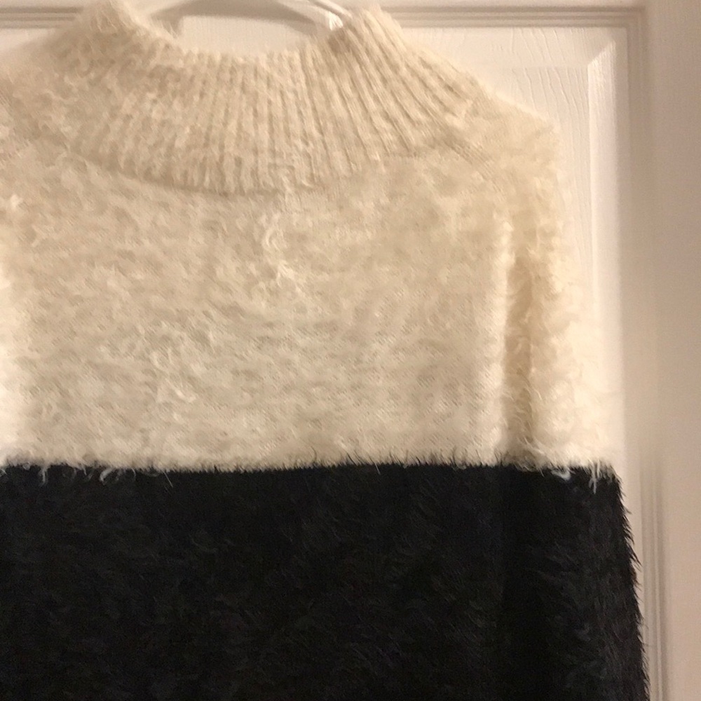 Vince camuto sweater - Picture 4 of 5
